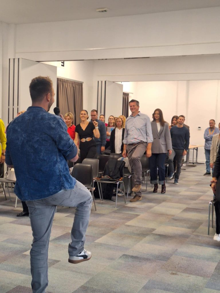 114255ac-8fff-47e2-8346-57f10d5b39c3